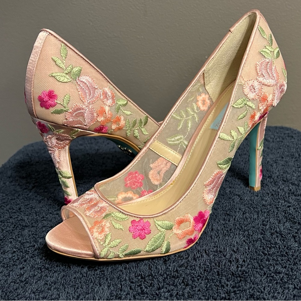 BLUE BY BETSEY JOHNSON - Pink Adley Size 8.5 NWT